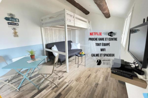 L'escapade Marseillaise by AndersLocation -Wifi-Netflix